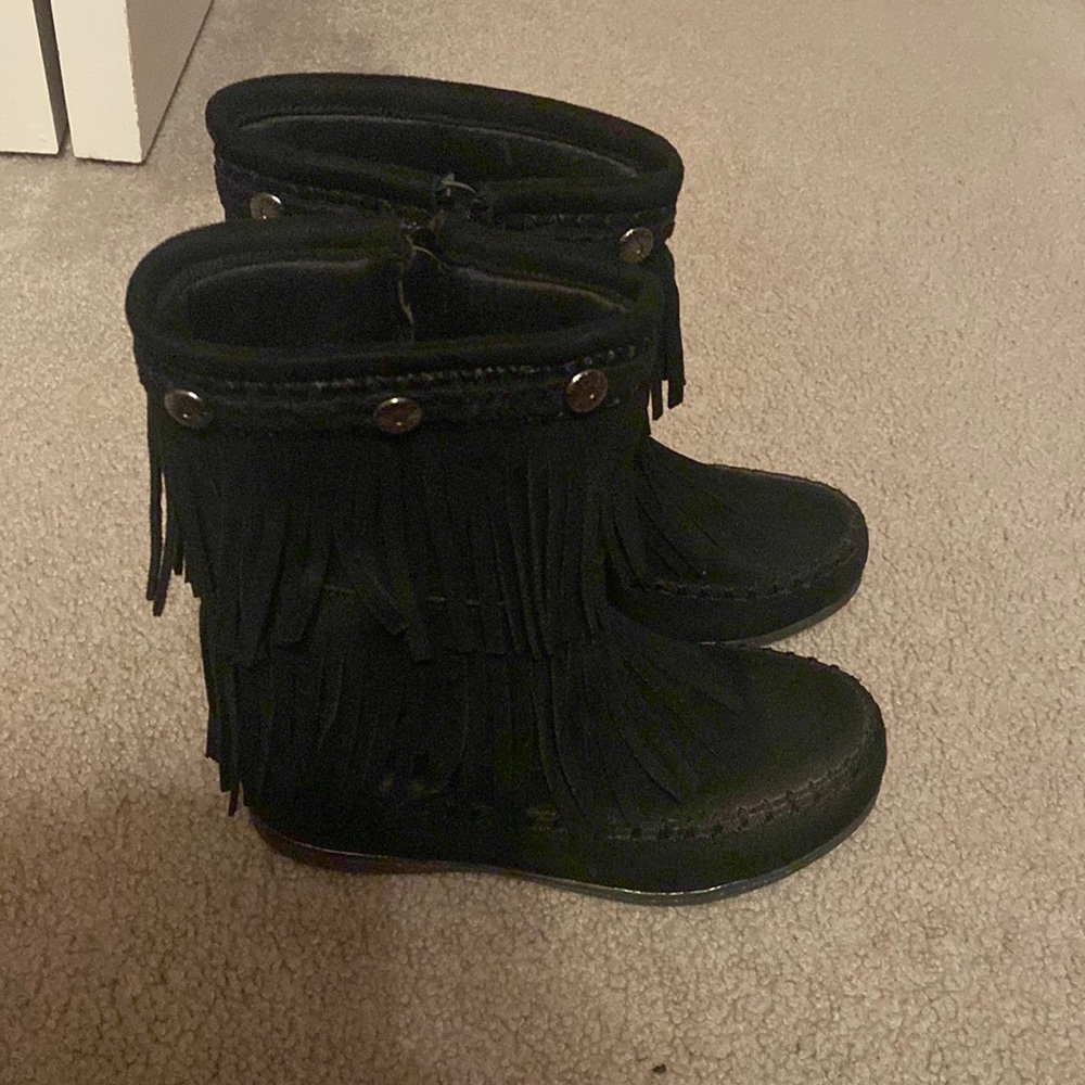Black tassel boots